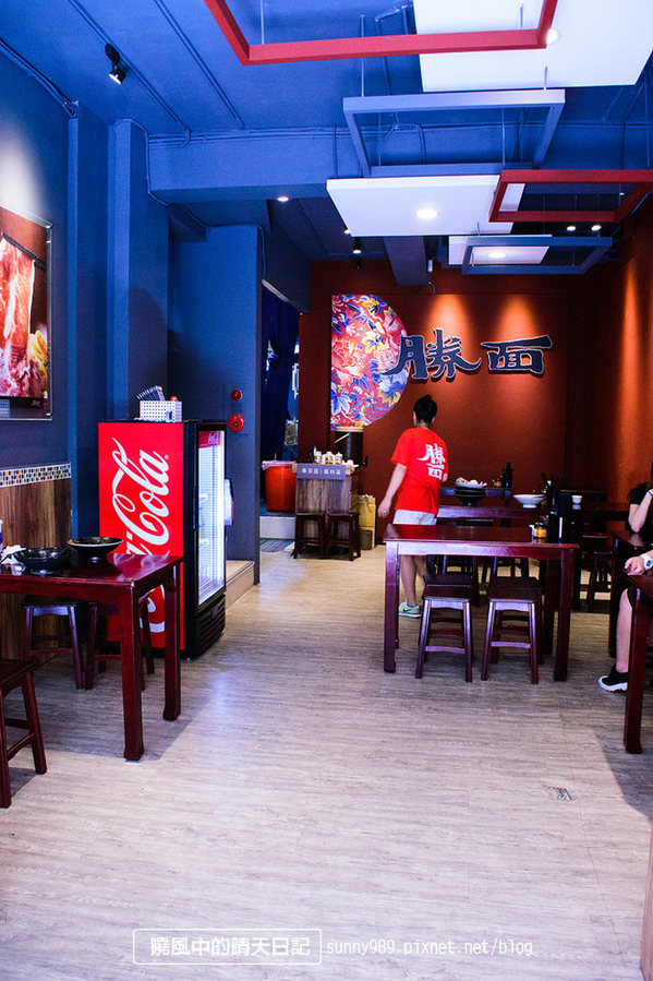 勝麵(士林夜市店)：【台北士林 | 勝麵】充滿牛肉香氣的麻辣麵好選擇