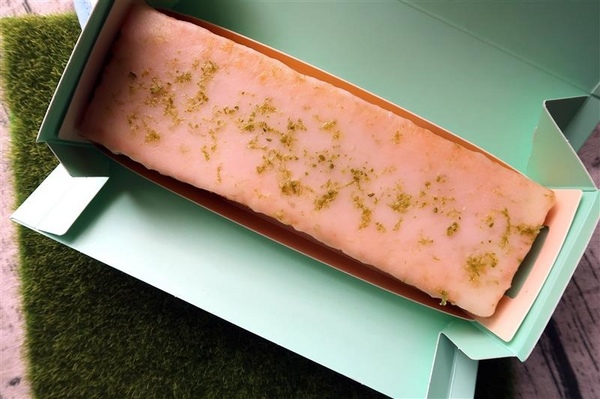 Candy Wedding：Candy Wedding 彌月蛋糕試吃 焦糖無花果/檸檬糖霜/莓果醬/杏仁香橙蛋糕 彌月禮盒影片~