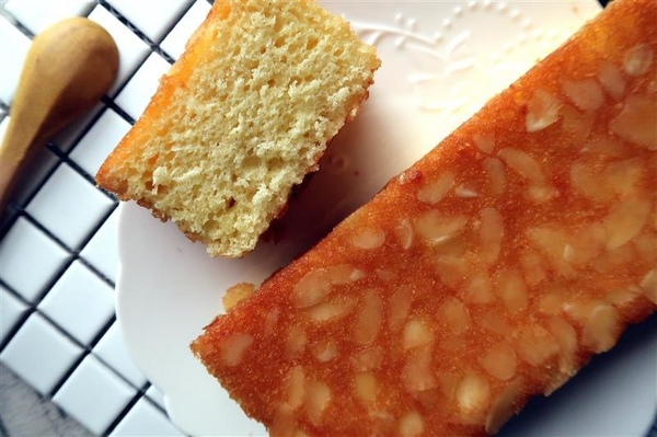 Candy Wedding：Candy Wedding 彌月蛋糕試吃 焦糖無花果/檸檬糖霜/莓果醬/杏仁香橙蛋糕 彌月禮盒影片~