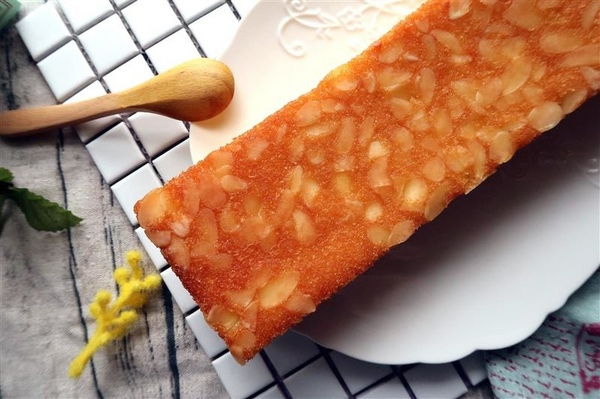 Candy Wedding：Candy Wedding 彌月蛋糕試吃 焦糖無花果/檸檬糖霜/莓果醬/杏仁香橙蛋糕 彌月禮盒影片~