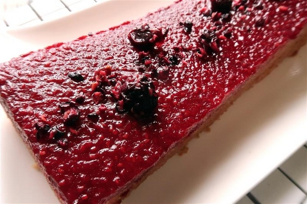 Candy Wedding：Candy Wedding 彌月蛋糕試吃 焦糖無花果/檸檬糖霜/莓果醬/杏仁香橙蛋糕 彌月禮盒影片~