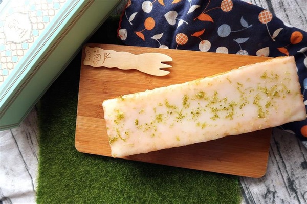 Candy Wedding：Candy Wedding 彌月蛋糕試吃 焦糖無花果/檸檬糖霜/莓果醬/杏仁香橙蛋糕 彌月禮盒影片~