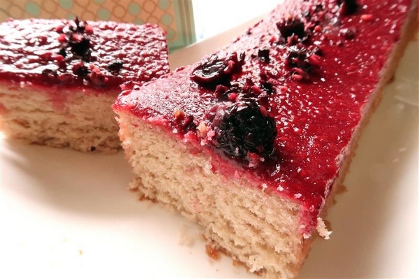 Candy Wedding：Candy Wedding 彌月蛋糕試吃 焦糖無花果/檸檬糖霜/莓果醬/杏仁香橙蛋糕 彌月禮盒影片~