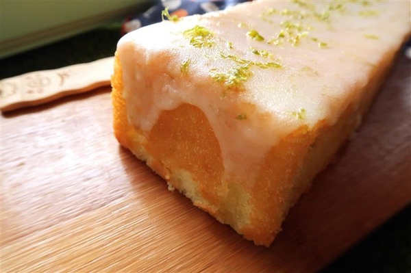 Candy Wedding：Candy Wedding 彌月蛋糕試吃 焦糖無花果/檸檬糖霜/莓果醬/杏仁香橙蛋糕 彌月禮盒影片~