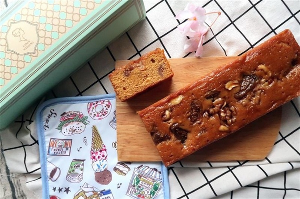 Candy Wedding：Candy Wedding 彌月蛋糕試吃 焦糖無花果/檸檬糖霜/莓果醬/杏仁香橙蛋糕 彌月禮盒影片~