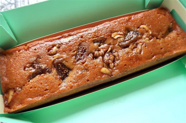 Candy Wedding：Candy Wedding 彌月蛋糕試吃 焦糖無花果/檸檬糖霜/莓果醬/杏仁香橙蛋糕 彌月禮盒影片~