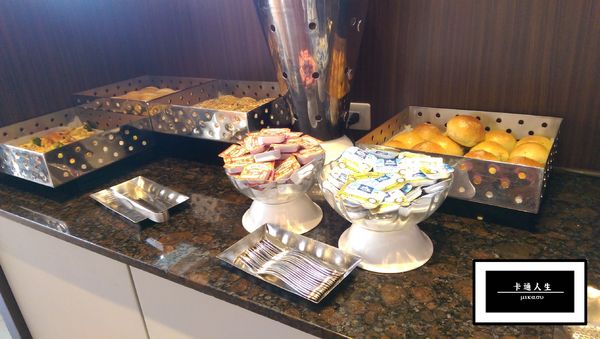 高雄國賓大飯店-i River愛河牛排海鮮自助餐廳: 【高雄/食﹡鹽埕】精緻甜點包君滿意.高雄國賓大飯店-i River愛河牛排海鮮自助餐廳