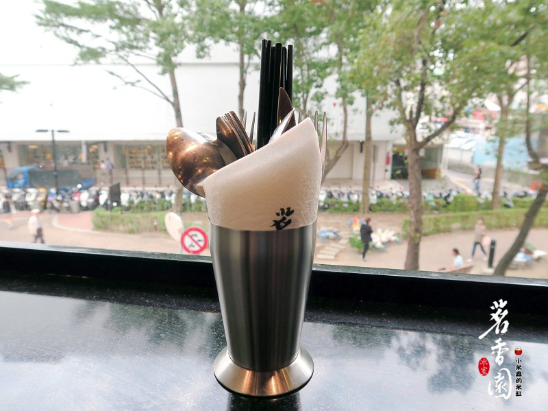 【捷運中山站】茗香園冰室~會爆漿的「流沙奶皇西多士」,好威阿!!-港式點心/粥品/茶餐廳