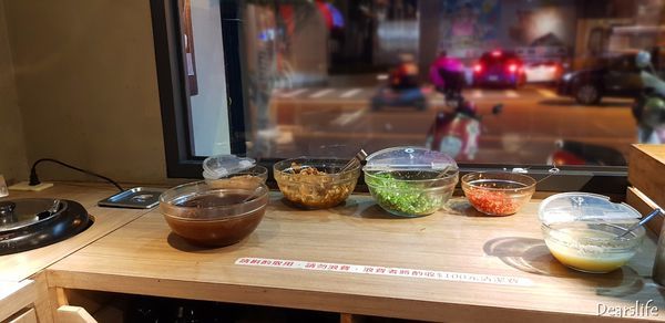 【苗栗.頭份】湯二木精緻鍋物 Woods Pot|尚順廣場人氣美食 近大潤發|自助吧無限供應|必點鍋井燒 享受火烤二吃