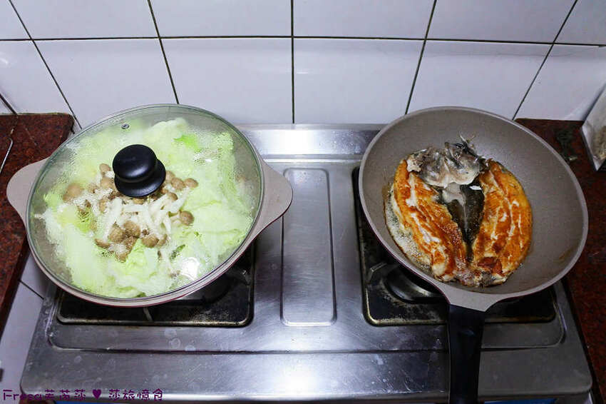 家居鍋具【韓國Kitchen Art】絕美超喜氣搬家送禮首選!紅鈦晶原石IH不沾鍋具組-二代升級款│炒鍋+湯鍋+平煎鍋+鍋蓋│疊起收納超方便 - Fresa芙芮莎♥莎旅憶食