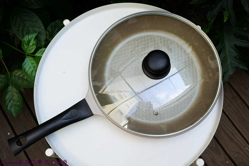 家居鍋具【韓國Kitchen Art】絕美超喜氣搬家送禮首選!紅鈦晶原石IH不沾鍋具組-二代升級款│炒鍋+湯鍋+平煎鍋+鍋蓋│疊起收納超方便 - Fresa芙芮莎♥莎旅憶食