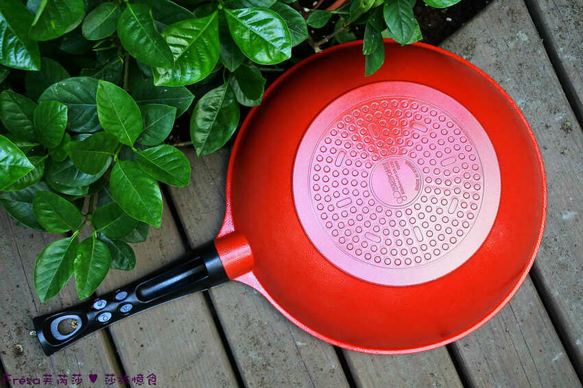 家居鍋具【韓國Kitchen Art】絕美超喜氣搬家送禮首選!紅鈦晶原石IH不沾鍋具組-二代升級款│炒鍋+湯鍋+平煎鍋+鍋蓋│疊起收納超方便 - Fresa芙芮莎♥莎旅憶食