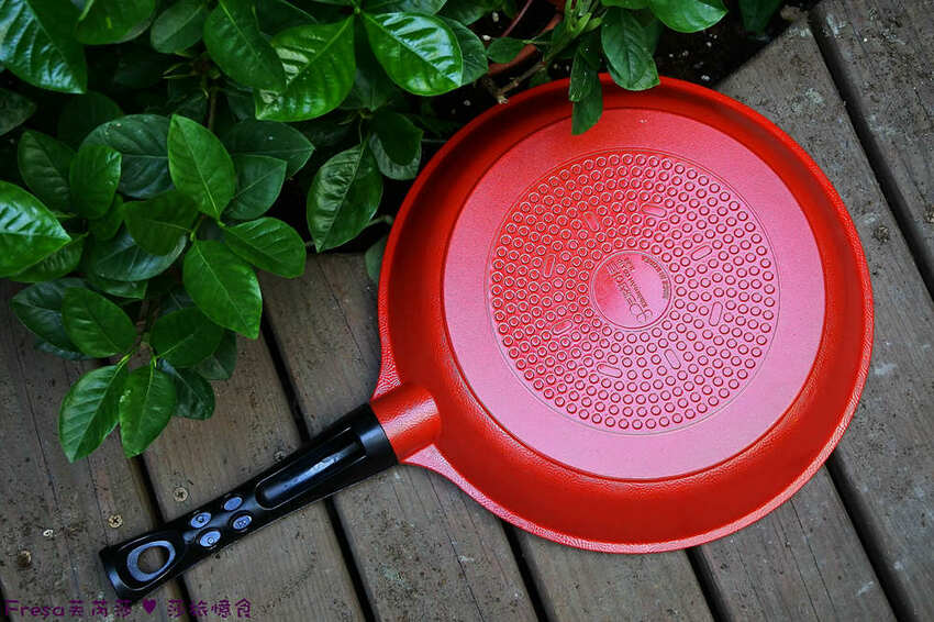 家居鍋具【韓國Kitchen Art】絕美超喜氣搬家送禮首選!紅鈦晶原石IH不沾鍋具組-二代升級款│炒鍋+湯鍋+平煎鍋+鍋蓋│疊起收納超方便 - Fresa芙芮莎♥莎旅憶食