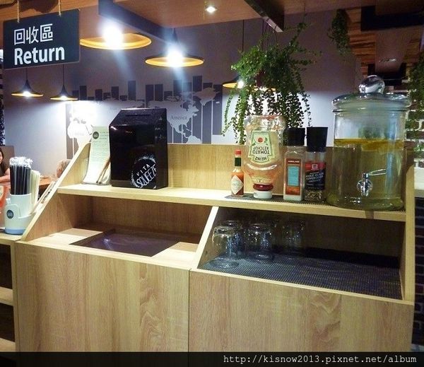 vita9-回收枱.JPG