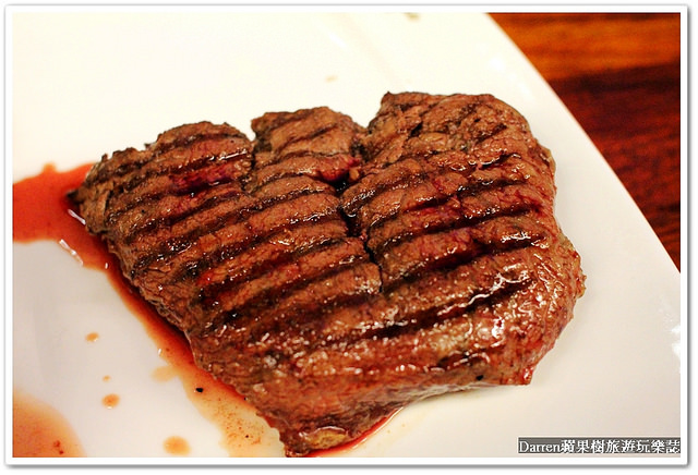 『桃園市桃園區』牛仔好忙原塊牛排(桃園建國店)●很嫩的紐西蘭原塊嫩肩 桃園牛排館/義大利麵/燉飯/手工披薩