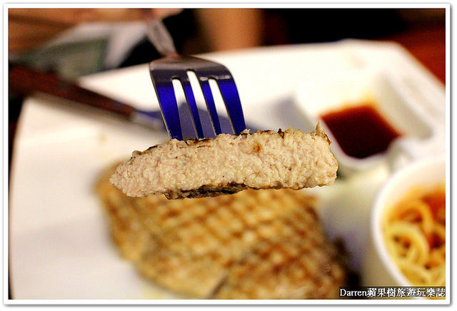 『桃園市桃園區』牛仔好忙原塊牛排(桃園建國店)●很嫩的紐西蘭原塊嫩肩 桃園牛排館/義大利麵/燉飯/手工披薩