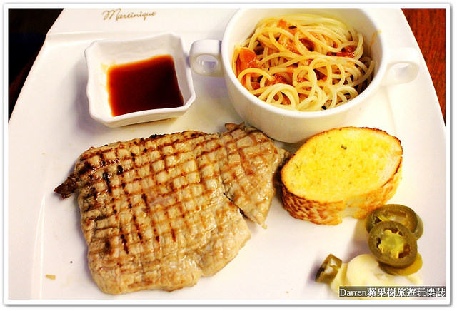 『桃園市桃園區』牛仔好忙原塊牛排(桃園建國店)●很嫩的紐西蘭原塊嫩肩 桃園牛排館/義大利麵/燉飯/手工披薩