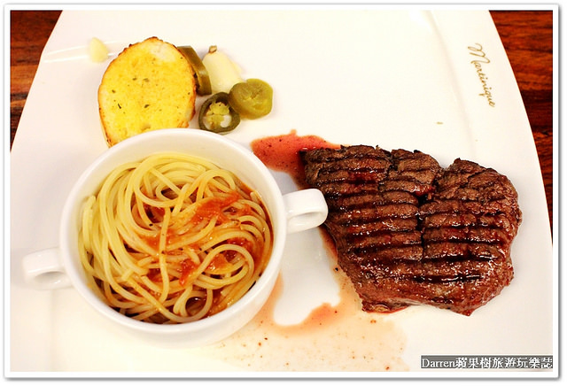 『桃園市桃園區』牛仔好忙原塊牛排(桃園建國店)●很嫩的紐西蘭原塊嫩肩 桃園牛排館/義大利麵/燉飯/手工披薩