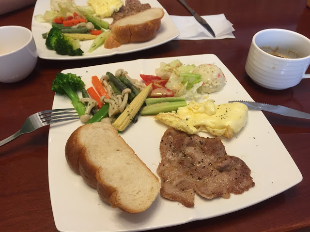 台東市 「半閒民宿」 - SGS認證民宿 撲鼻木頭香的健康木作民宿