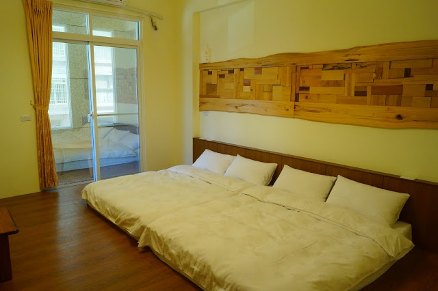 台東市 「半閒民宿」 - SGS認證民宿 撲鼻木頭香的健康木作民宿