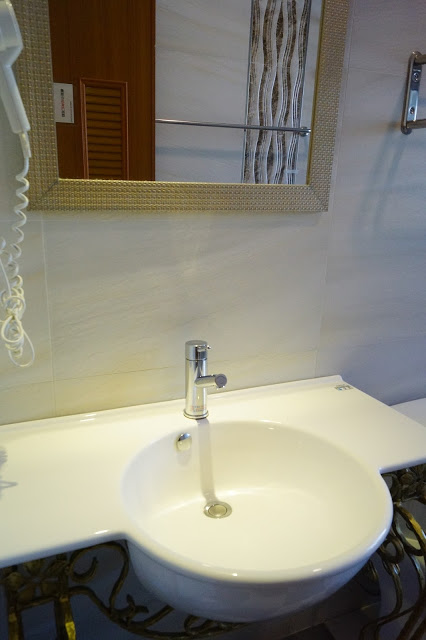 台東市 「半閒民宿」 - SGS認證民宿 撲鼻木頭香的健康木作民宿