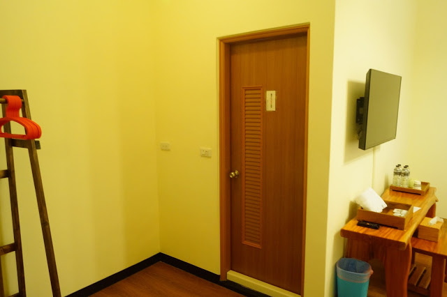 台東市 「半閒民宿」 - SGS認證民宿 撲鼻木頭香的健康木作民宿