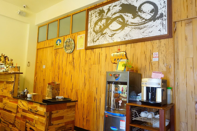 台東市 「半閒民宿」 - SGS認證民宿 撲鼻木頭香的健康木作民宿