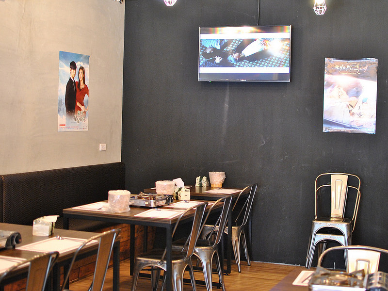 【中壢SOGO韓式】AgMA起司惡魔| 炒飯也能熔岩?! 招牌必點春川炒雞鍋！吃到爽的起士料理與多款韓國米酒,氣泡酒！