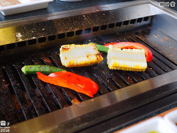 昭日堂：昭日堂燒肉名門，秋季燒肉加火鍋，三人用餐超划算！