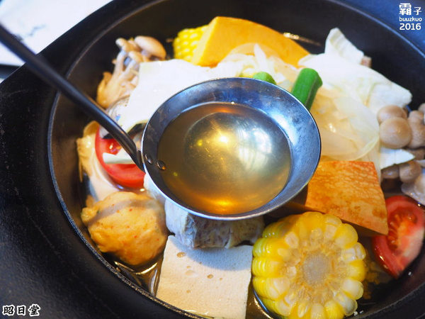 昭日堂：昭日堂燒肉名門，秋季燒肉加火鍋，三人用餐超划算！