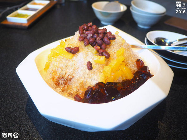 昭日堂：昭日堂燒肉名門，秋季燒肉加火鍋，三人用餐超划算！