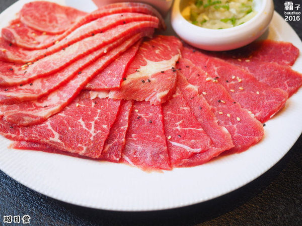 昭日堂：昭日堂燒肉名門，秋季燒肉加火鍋，三人用餐超划算！