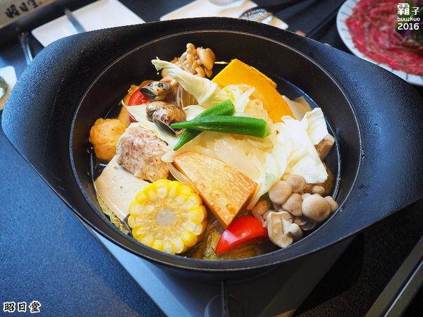 昭日堂：昭日堂燒肉名門，秋季燒肉加火鍋，三人用餐超划算！