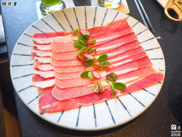 昭日堂：昭日堂燒肉名門，秋季燒肉加火鍋，三人用餐超划算！