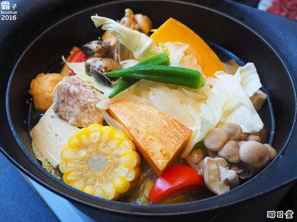 昭日堂：昭日堂燒肉名門，秋季燒肉加火鍋，三人用餐超划算！