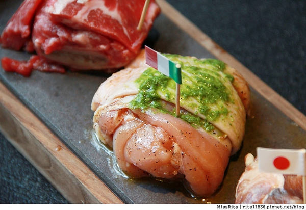 昭日堂燒肉：《食記》台中南屯區‧「昭日堂燒肉 Shou Nichi Dou Yakiniku」，獨特的八國聯軍燒肉各種口味各種肉類一次滿足！【食尚玩家推薦】