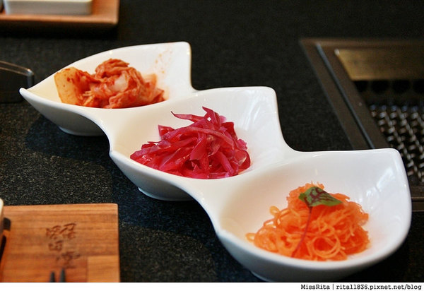 昭日堂燒肉：《食記》台中南屯區‧「昭日堂燒肉 Shou Nichi Dou Yakiniku」，獨特的八國聯軍燒肉各種口味各種肉類一次滿足！【食尚玩家推薦】