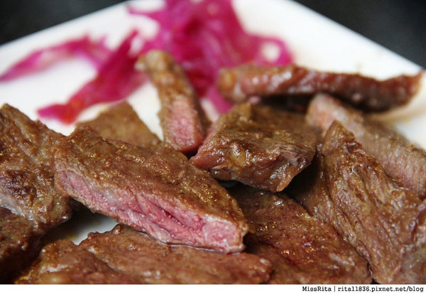 昭日堂燒肉：《食記》台中南屯區‧「昭日堂燒肉 Shou Nichi Dou Yakiniku」，獨特的八國聯軍燒肉各種口味各種肉類一次滿足！【食尚玩家推薦】