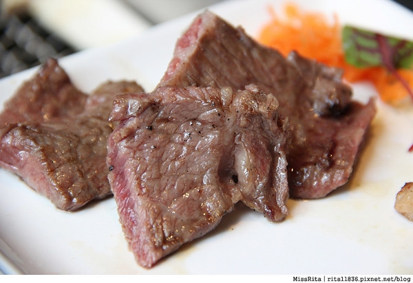 昭日堂燒肉：《食記》台中南屯區‧「昭日堂燒肉 Shou Nichi Dou Yakiniku」，獨特的八國聯軍燒肉各種口味各種肉類一次滿足！【食尚玩家推薦】