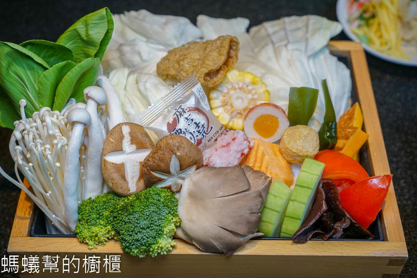 昭日堂鍋煮 | 台中海鮮鍋物推薦,新推出平日午晚餐肉肉吃到飽活動,肉品海鮮自助吧美味再進化,吃飽更能吃的巧思。 - 螞蟻幫的櫥櫃