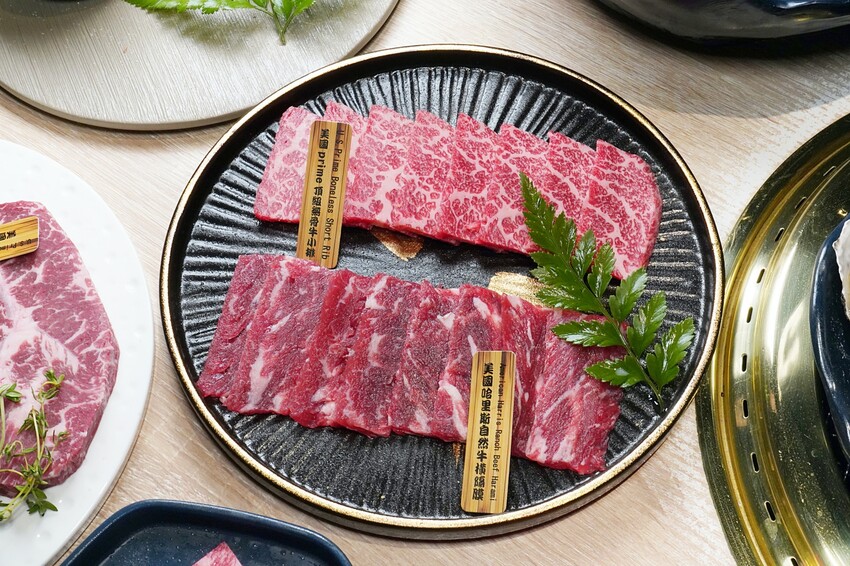 全程專人代烤免動手!多款創意燒肉餐點無極限,老饕必點漢堡排、火焰骰子牛,活體波士頓龍蝦更是千元有找!