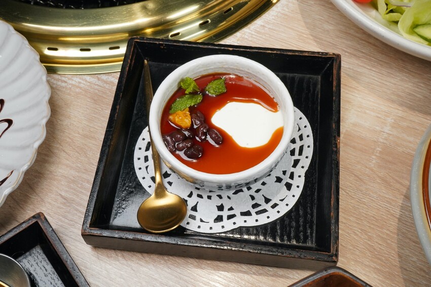 全程專人代烤免動手!多款創意燒肉餐點無極限,老饕必點漢堡排、火焰骰子牛,活體波士頓龍蝦更是千元有找!