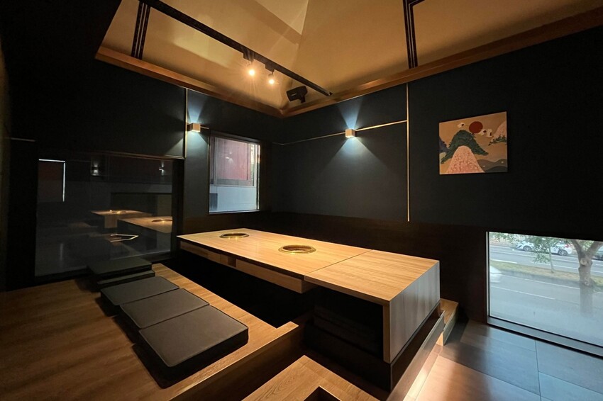 全程專人代烤免動手!多款創意燒肉餐點無極限,老饕必點漢堡排、火焰骰子牛,活體波士頓龍蝦更是千元有找!