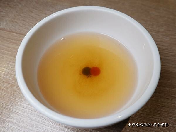 柴魚昆布湯-紅巢燒肉工房 (1).jpg