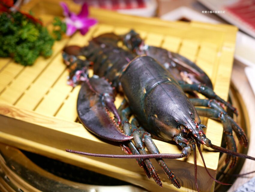 【台中南屯區美食】紅巢燒肉工房公益旗艦店,超平價雙人牛豚燒肉套餐,平日限定1180元!還可加購日本A5和牛、波士頓活龍蝦,生日壽星來店慶生送蛋糕!內文附詳細菜單價位介紹。 @熊寶小榆の旅遊日記