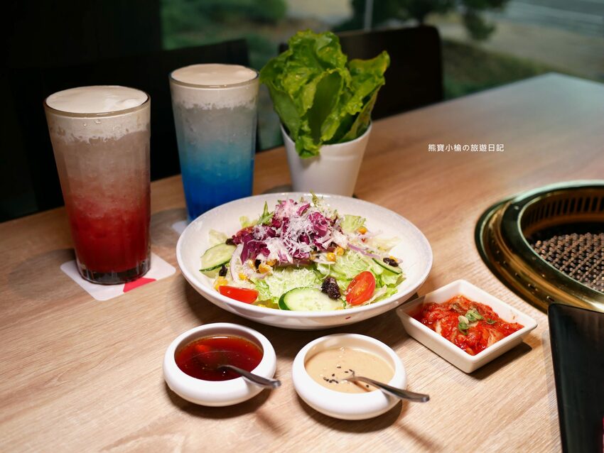 【台中南屯區美食】紅巢燒肉工房公益旗艦店,超平價雙人牛豚燒肉套餐,平日限定1180元!還可加購日本A5和牛、波士頓活龍蝦,生日壽星來店慶生送蛋糕!內文附詳細菜單價位介紹。 @熊寶小榆の旅遊日記