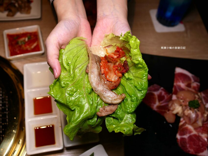 【台中南屯區美食】紅巢燒肉工房公益旗艦店,超平價雙人牛豚燒肉套餐,平日限定1180元!還可加購日本A5和牛、波士頓活龍蝦,生日壽星來店慶生送蛋糕!內文附詳細菜單價位介紹。 @熊寶小榆の旅遊日記