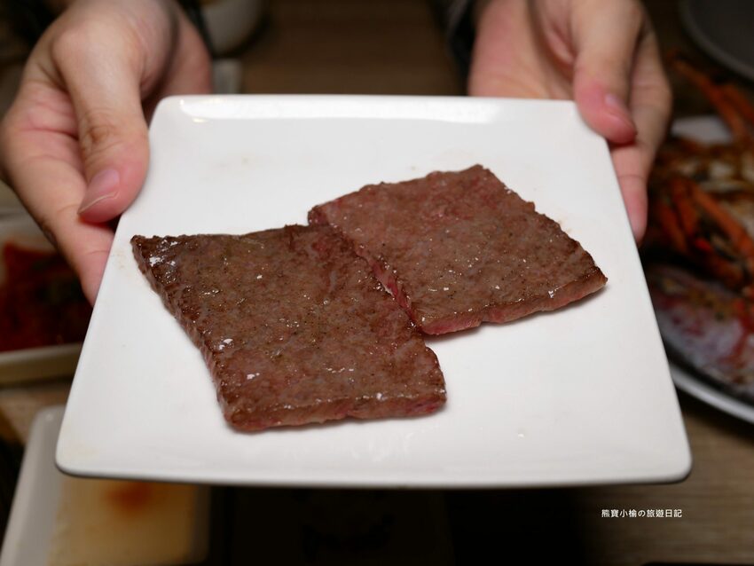 【台中南屯區美食】紅巢燒肉工房公益旗艦店,超平價雙人牛豚燒肉套餐,平日限定1180元!還可加購日本A5和牛、波士頓活龍蝦,生日壽星來店慶生送蛋糕!內文附詳細菜單價位介紹。 @熊寶小榆の旅遊日記