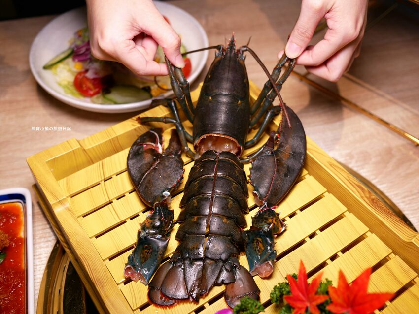 【台中南屯區美食】紅巢燒肉工房公益旗艦店,超平價雙人牛豚燒肉套餐,平日限定1180元!還可加購日本A5和牛、波士頓活龍蝦,生日壽星來店慶生送蛋糕!內文附詳細菜單價位介紹。 @熊寶小榆の旅遊日記