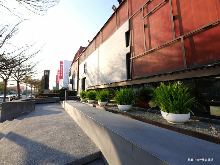 【台中南屯區美食】紅巢燒肉工房公益旗艦店,超平價雙人牛豚燒肉套餐,平日限定1180元!還可加購日本A5和牛、波士頓活龍蝦,生日壽星來店慶生送蛋糕!內文附詳細菜單價位介紹。 @熊寶小榆の旅遊日記